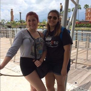 Meet your Posher, Ebony